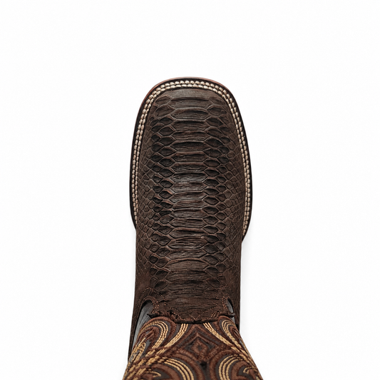 Close-up of wide square toe and chocolate embossed scale pattern on H526394