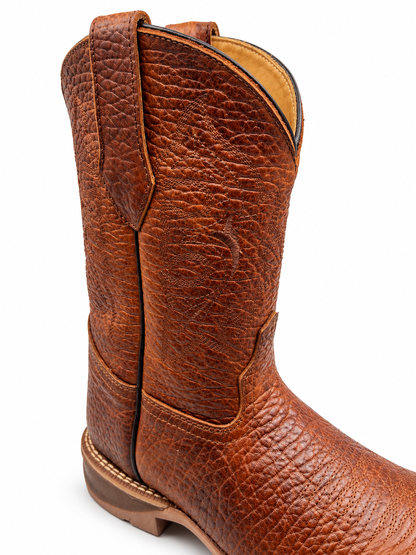 Hooch men's honey bull shoulder square toe boots — Shaft leather grain detail