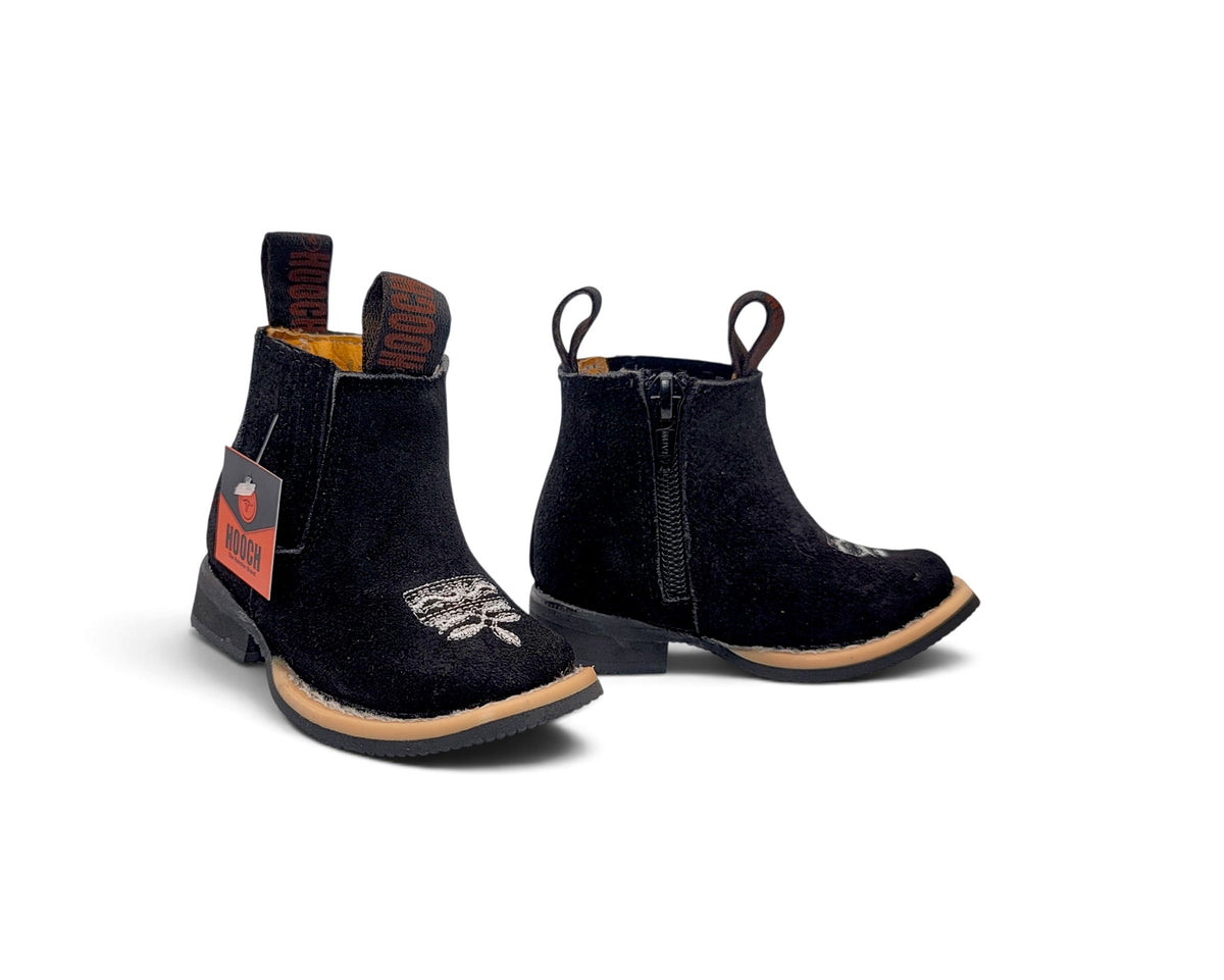 HB-600 black suede leather baby botín – pair front angle